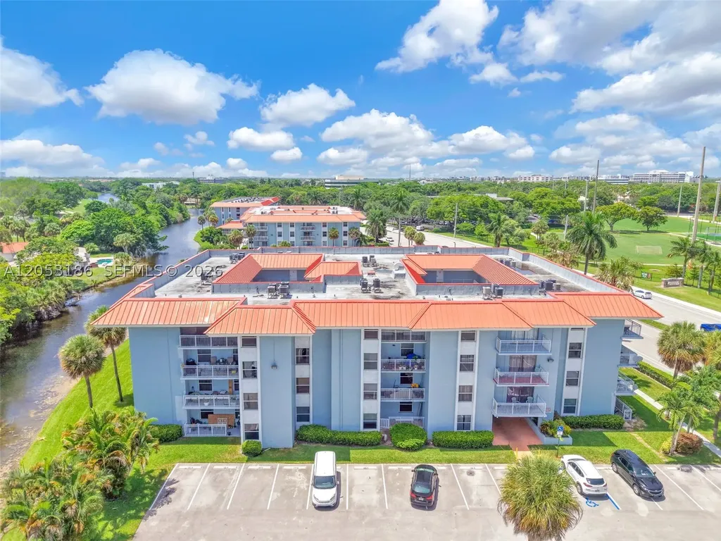 505 S Pine Island Road Plantation FL 33324
