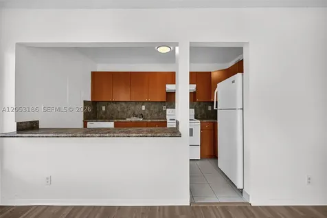 505 S Pine Island Road Plantation FL 33324