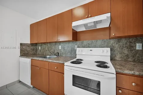 505 S Pine Island Road Plantation FL 33324