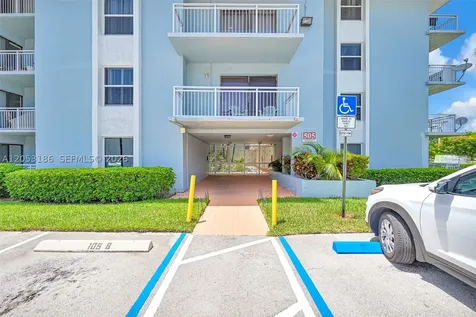 505 S Pine Island Road Plantation FL 33324