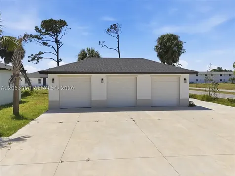 195 Rotonda Port Charlotte FL 33947