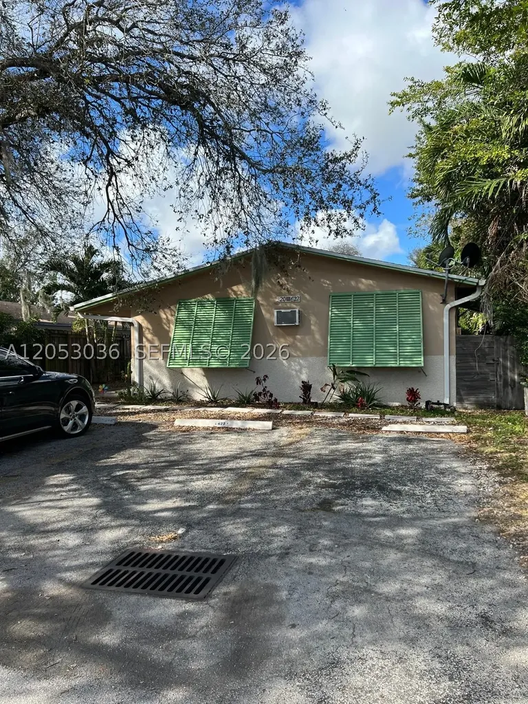 620 SW 7th Avenue Hallandale Beach FL 33009
