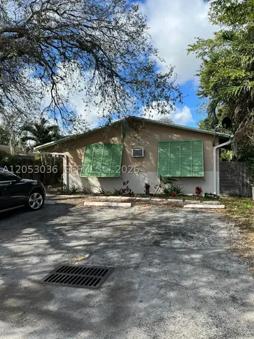 620 SW 7th Avenue Hallandale Beach FL 33009