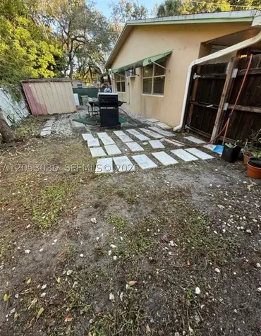 620 SW 7th Avenue Hallandale Beach FL 33009