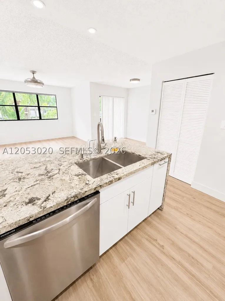 530 S Park Road Hollywood FL 33021