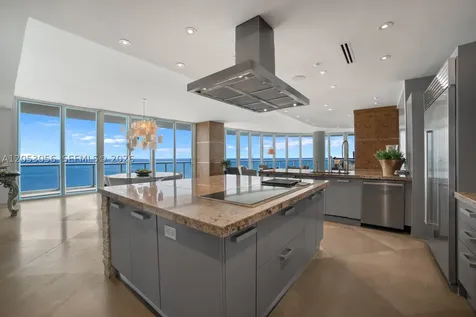 100 S Pointe Drive Miami Beach FL 33139