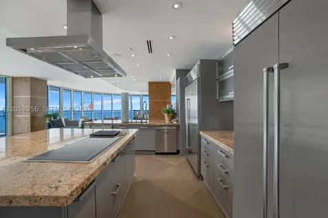 100 S Pointe Drive Miami Beach FL 33139