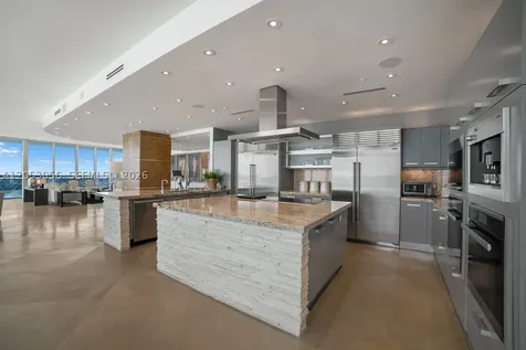 100 S Pointe Drive Miami Beach FL 33139