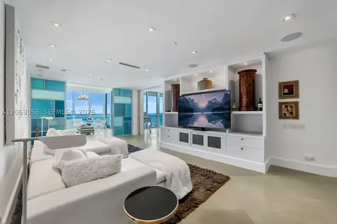 100 S Pointe Drive Miami Beach FL 33139