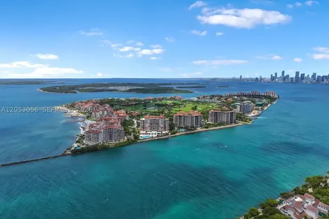 100 S Pointe Drive Miami Beach FL 33139