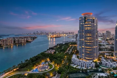 100 S Pointe Drive Miami Beach FL 33139
