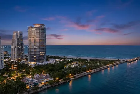 100 S Pointe Drive Miami Beach FL 33139