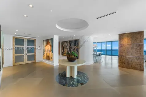 100 S Pointe Drive Miami Beach FL 33139