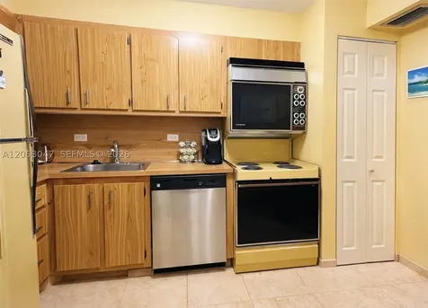 20505 E Country Club Drive Aventura FL 33180