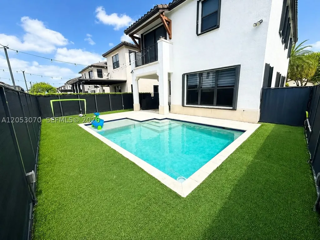 3258 W 99th Place Hialeah FL 33018