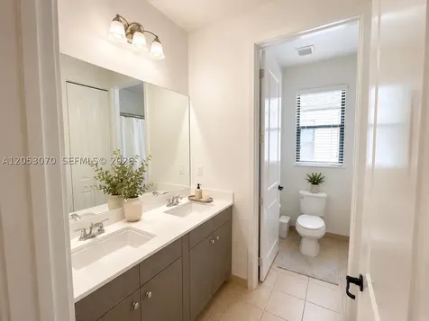 3258 W 99th Place Hialeah FL 33018