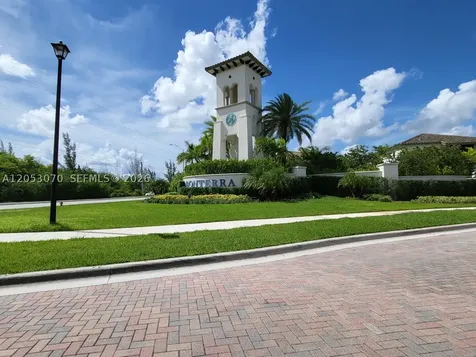 3258 W 99th Place Hialeah FL 33018
