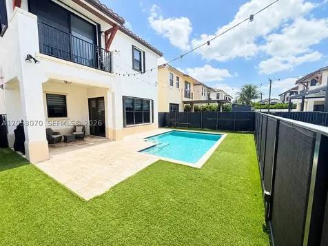 3258 W 99th Place Hialeah FL 33018