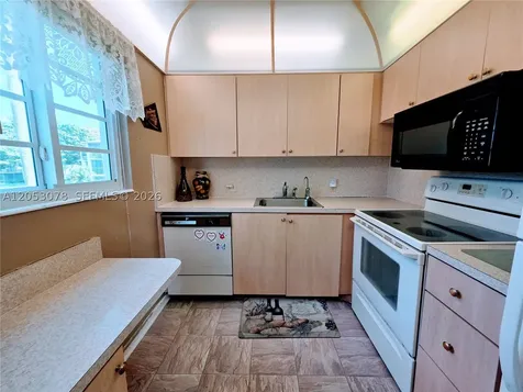529 Fanshaw M Boca Raton FL 33434