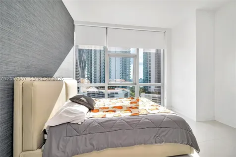 851 NE 1st Avenue Miami FL 33132