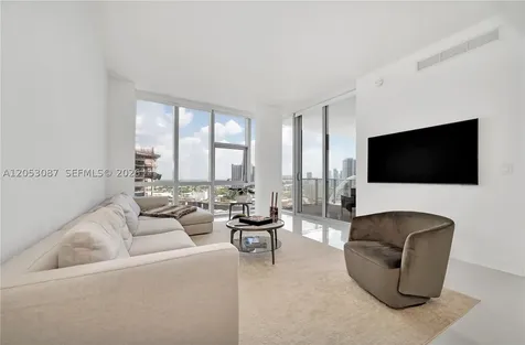 851 NE 1st Avenue Miami FL 33132