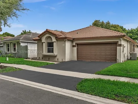 7249 NW 1st Manor Plantation FL 33317