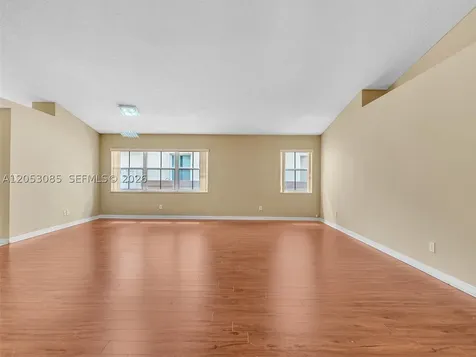 7249 NW 1st Manor Plantation FL 33317