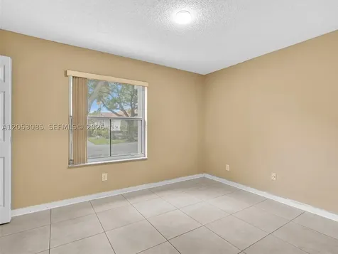 7249 NW 1st Manor Plantation FL 33317