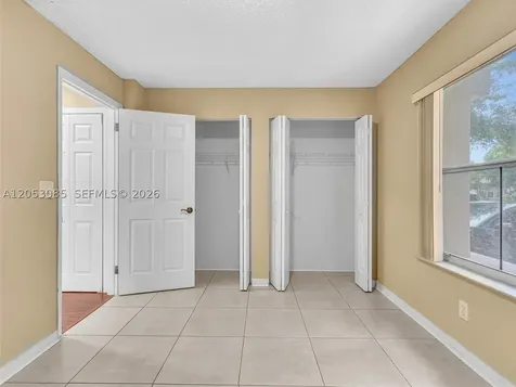 7249 NW 1st Manor Plantation FL 33317