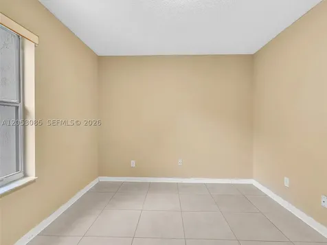7249 NW 1st Manor Plantation FL 33317