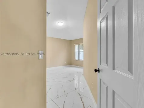7249 NW 1st Manor Plantation FL 33317