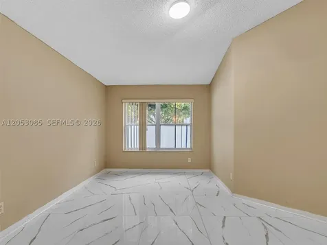 7249 NW 1st Manor Plantation FL 33317