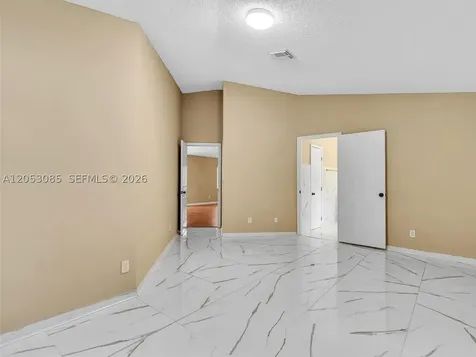 7249 NW 1st Manor Plantation FL 33317
