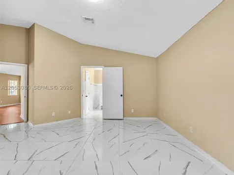 7249 NW 1st Manor Plantation FL 33317
