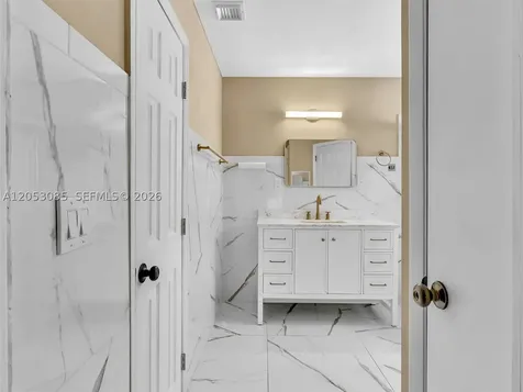 7249 NW 1st Manor Plantation FL 33317