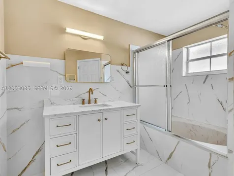7249 NW 1st Manor Plantation FL 33317