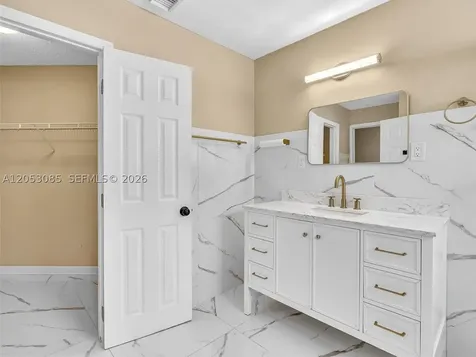 7249 NW 1st Manor Plantation FL 33317