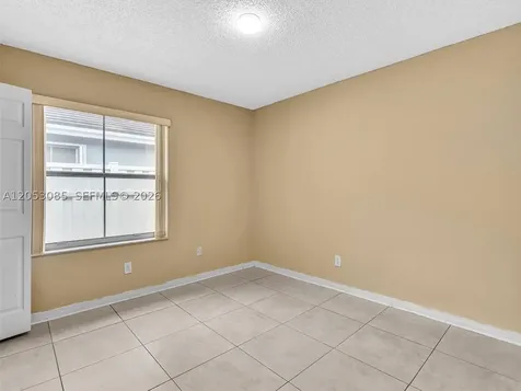 7249 NW 1st Manor Plantation FL 33317