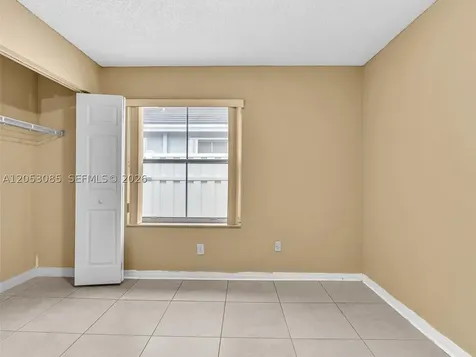 7249 NW 1st Manor Plantation FL 33317