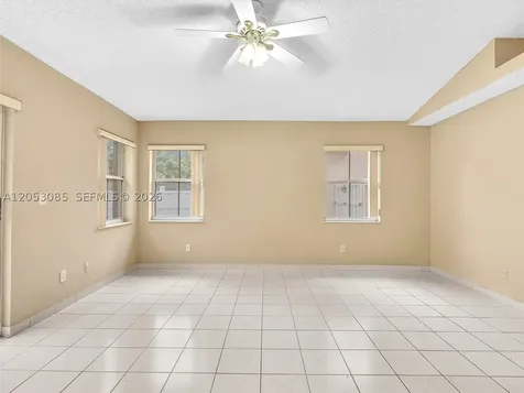 7249 NW 1st Manor Plantation FL 33317