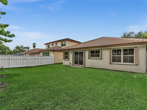 7249 NW 1st Manor Plantation FL 33317