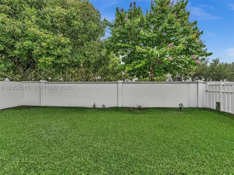7249 NW 1st Manor Plantation FL 33317