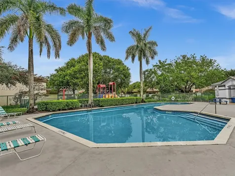 7249 NW 1st Manor Plantation FL 33317