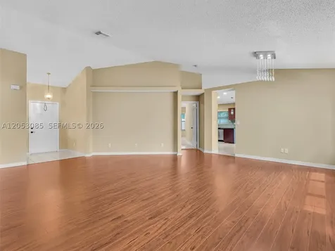 7249 NW 1st Manor Plantation FL 33317