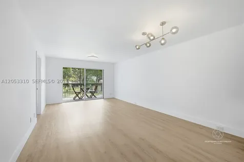 1351 SW 125th Avenue Pembroke Pines FL 33027