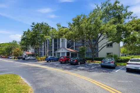 1351 SW 125th Avenue Pembroke Pines FL 33027