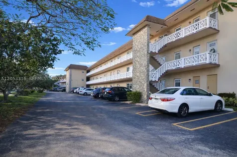 3530 NW 52nd Avenue Lauderdale Lakes FL 33319