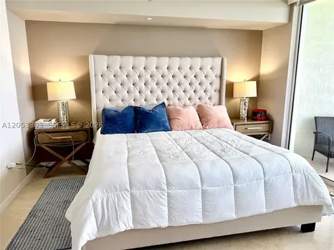 17201 Collins Avenue Sunny Isles Beach FL 33160