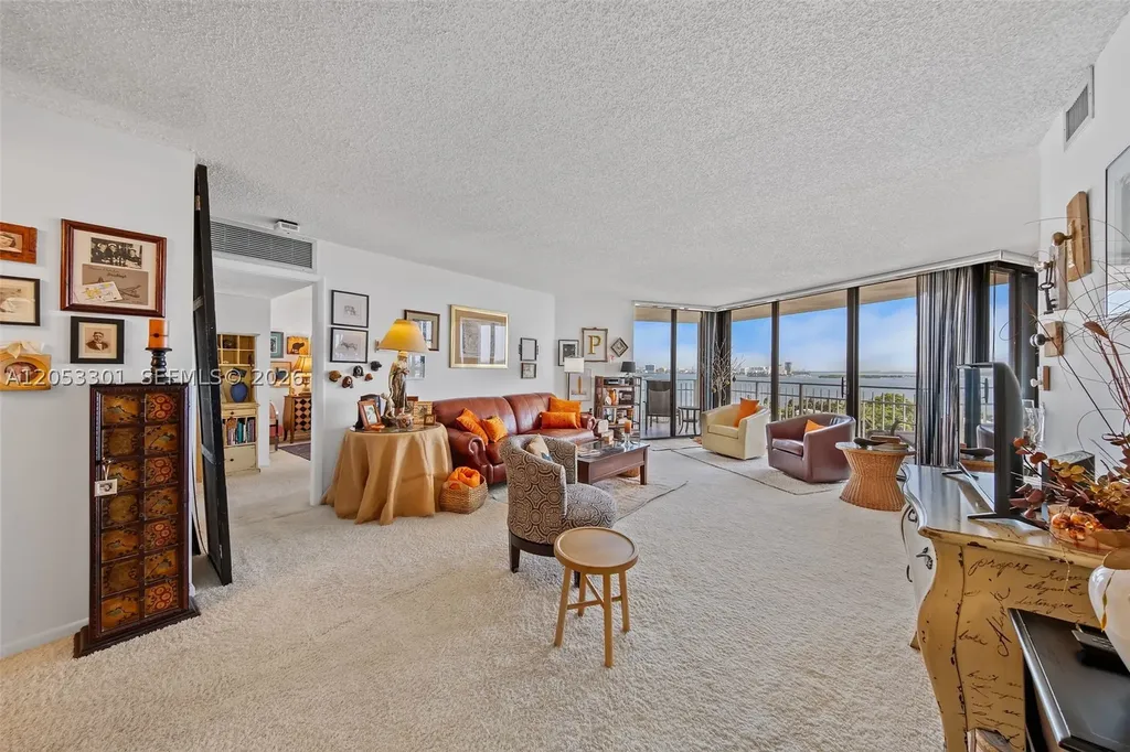 4000 Towerside Terrace Miami FL 33138