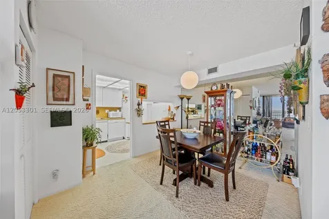 4000 Towerside Terrace Miami FL 33138